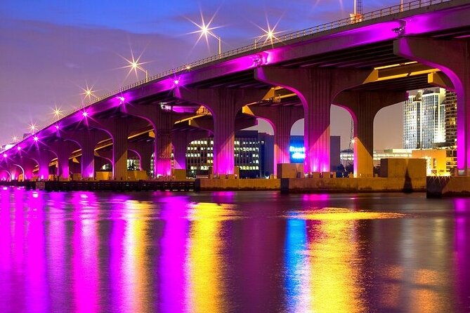 The best Miami boat party with DJ, drinks and lights of the city - FAQs  