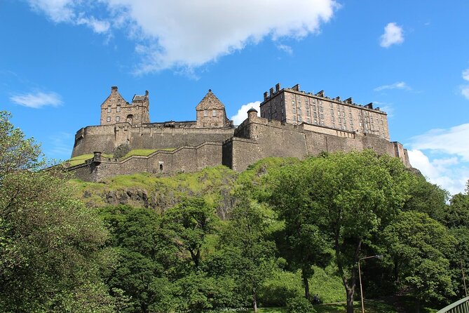 The Best of Edinburgh: Private Walking Tour With Edinburgh Castle - Tour Details and Highlights