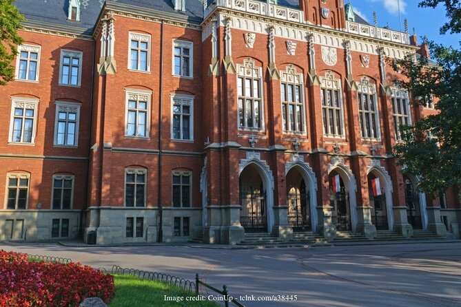 The Best of Krakow: Private Tour of the Old Town and Wawel Castle - Additional Info