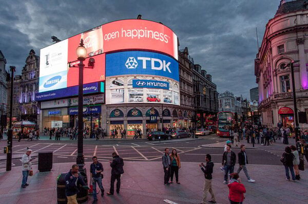 The Best of London: Guided Walking Tour - Accessibility and Group Type