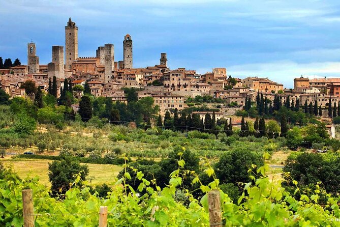 The Best of Siena and San Gimignano From Livorno - Shopping for Handcrafted Souvenirs in San Gimignano