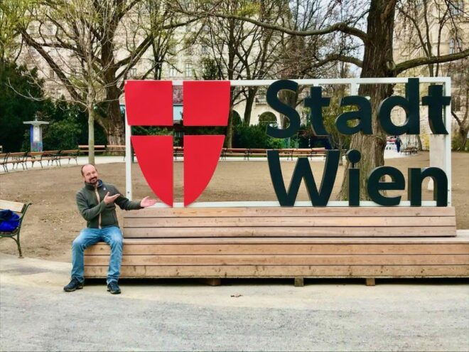 The Best of Vienna on Foot - Getting Around Vienna: Public Transport and More