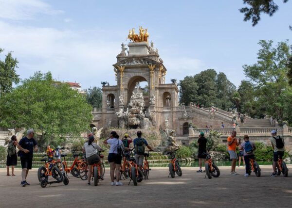 The BEST Unique Guided City Tour Barcelona 2-3h Bike/E-Bike. - Transportation Options