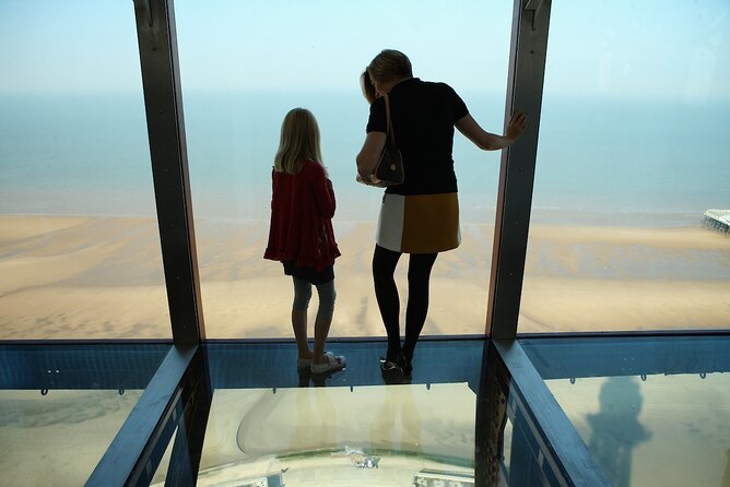 The Blackpool Tower Eye Admission Ticket - Eyes Bar 380