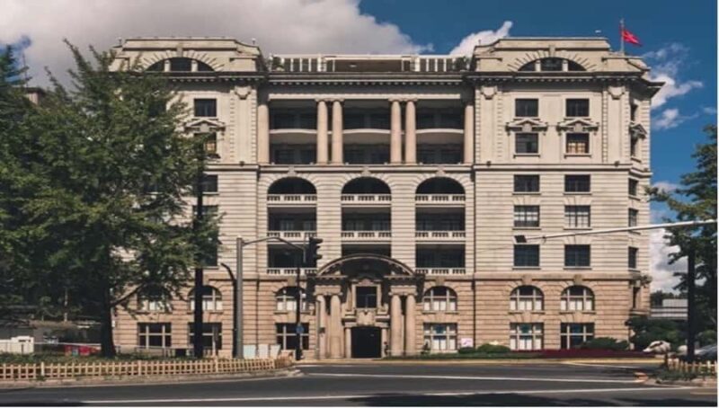 The Bund: Walk in Tour with Afternoon Tea and Cocktail - The Value of This Experience