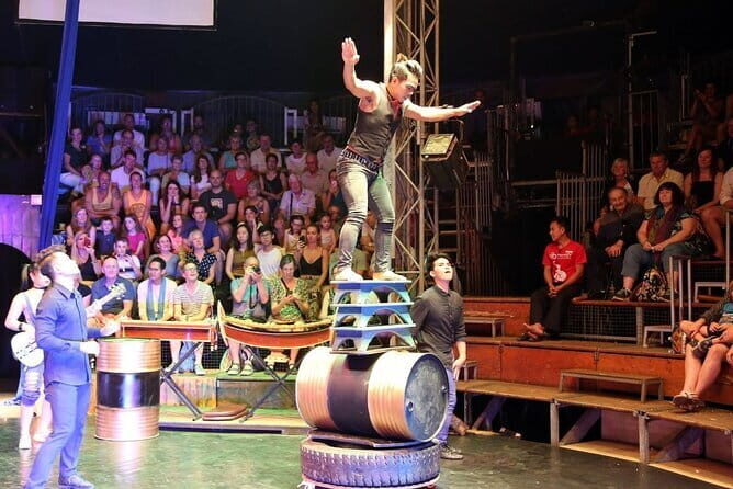 The Cambodian Circus Show and Pub Street Night Market - An In-Depth Look at the Tour