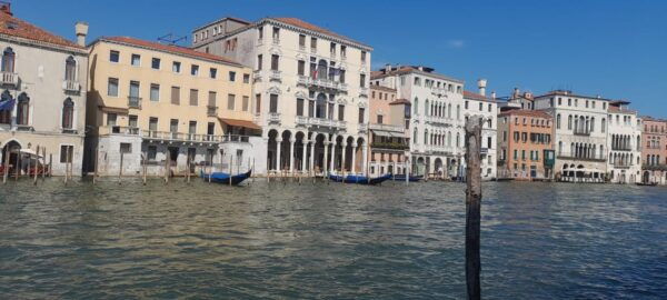 The Charm of Venice - Transportation Options