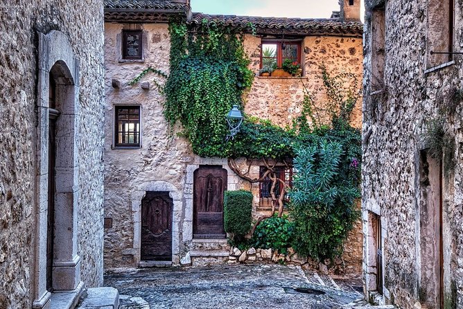The Charming Villages of Provence Full Day Private Tour - Itinerary Overview