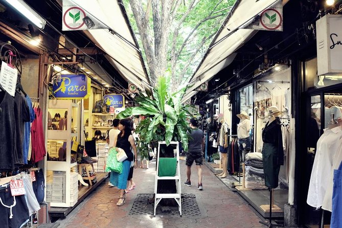 The Chatuchak Weekend Market Experience - Private Tour - Tour Title and Provider
