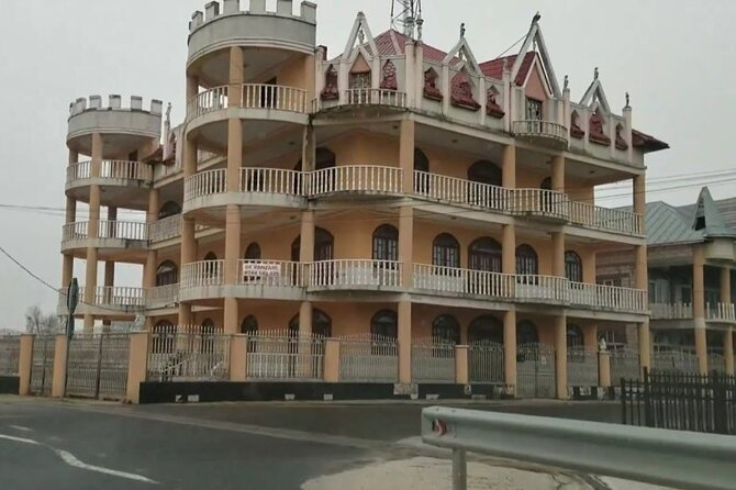 The Dark Side of Bucharest and the Life of Gypsies, Private Tour - Background