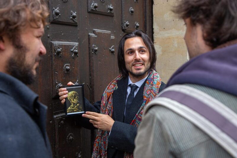The Dark Side of Paris: Walking Tour With an Actor-Guide - The Bloody Tale of the Pastry Chef