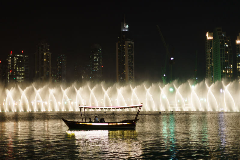 The Dubai Fountain Lake Ride or Boardwalk Ticket - Two ways to get close to the Dubai Fountain