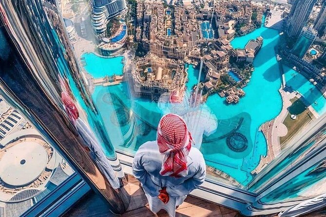 The Dubai Water Fountain & at the Top Burj Khalifa With Transfer - The Sum Up