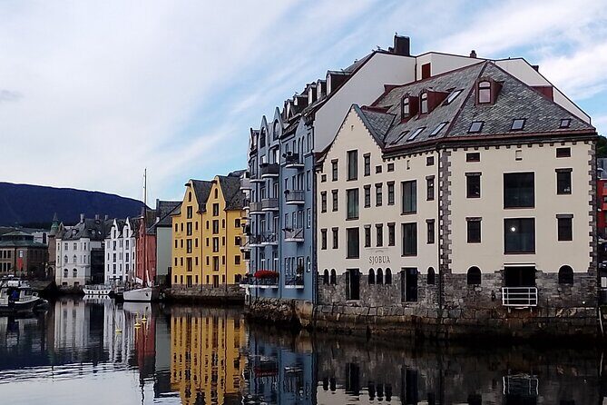 The Essence of Ålesund Self-Guided Walking Tour - Discovering Ålesund: An In-Depth Look