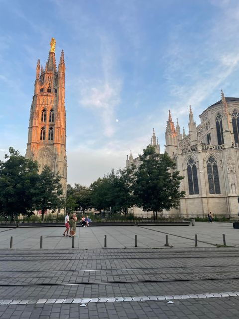 The Essential in Bordeaux, Private Tour With a Local - Bordeauxs Culinary Delights