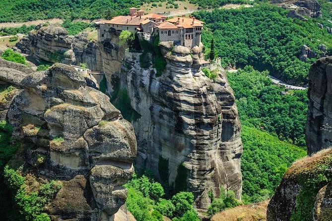 The Extraordinary Suspended Rocks, Meteora in a Day Tour - Overview of Meteoras Suspended Rocks