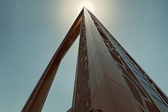 The Frame of Dubai - Meeting and Pickup Options