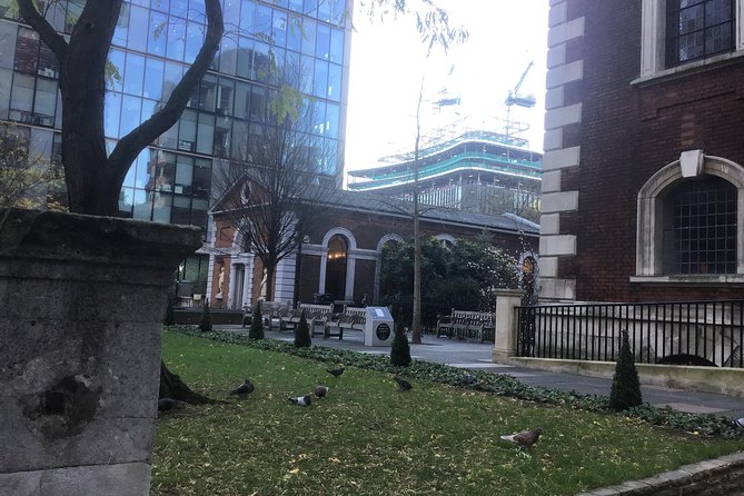 The Ghosts of the Secret Alleyways of Old London Town - Haunted History of Old London