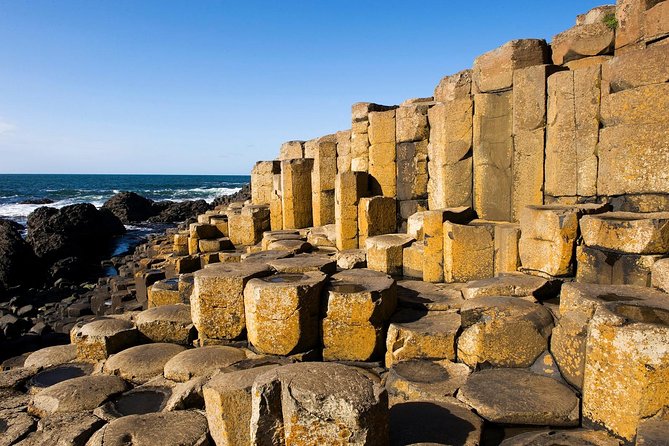 The Giants Causeway, Dunluce Castel and Belfast - Spanish Guide - Booking Details