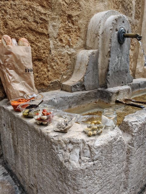 The Gourmet Walk - Explore Aix-En-Provence at Noon With Thomas - Leisurely Experience
