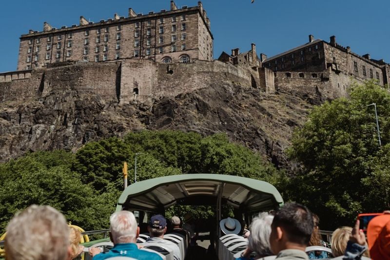 The Grand Ticket in Edinburgh - Commentary for adults and children