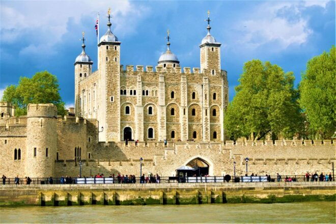 The Grand Tour of Britain - 12 Days - Day 3: London to Stonehenge to Bath