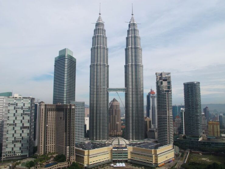 The Great Kuala Lumpur Tour With KL Tower Ticket & Lunch - Batu Caves Visit