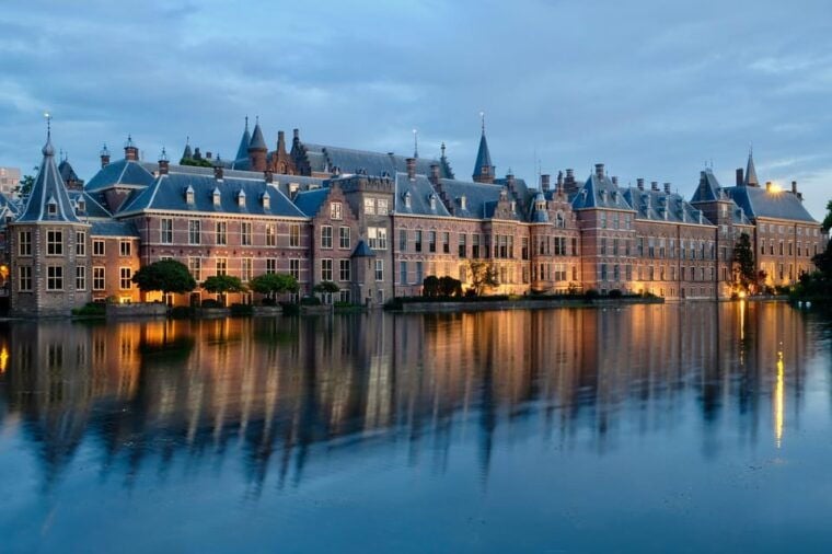 The Hague: City Walking Tour - Who Should Book This Tour?