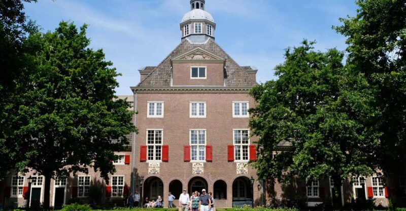 The Hague: Courtyard Walking Tour - Good To Know