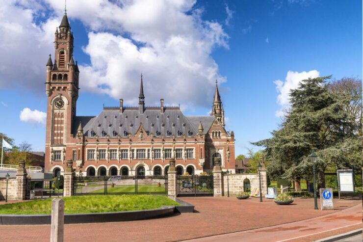 The Hague: Highlights Self-Guided Scavenger Hunt and Tour - Experience