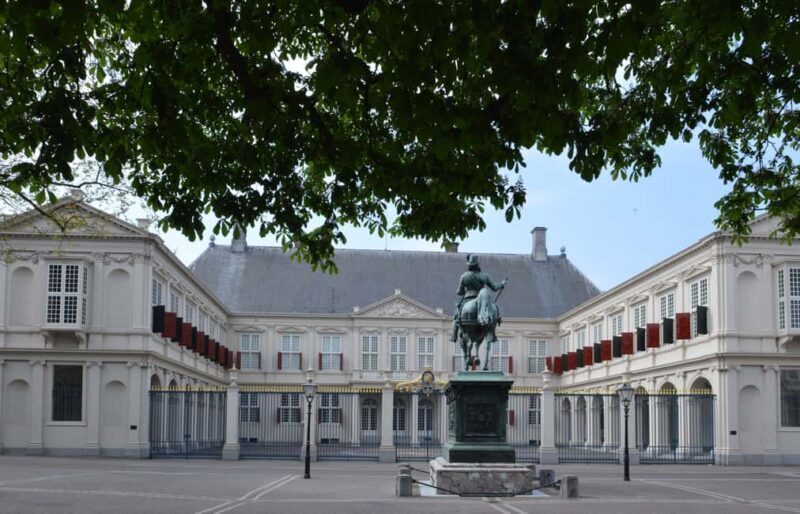 The Hague: History & Architecture Walk - Royal Residences & Palaces