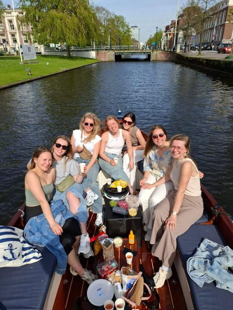 The Hague: Private Boattour up to 10 persons - Who Will Love This Experience?