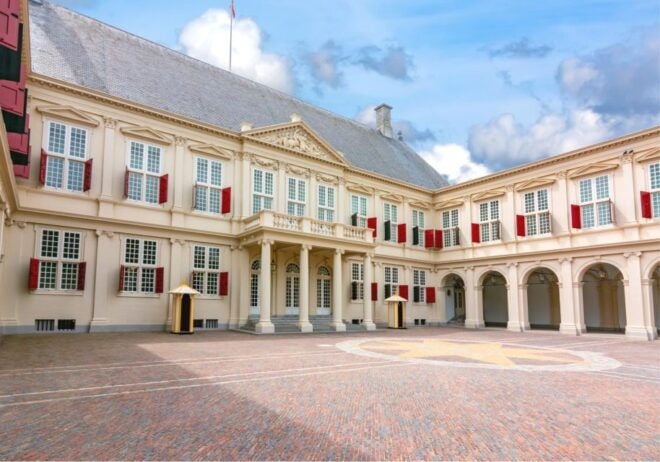 The Hague Scavenger Hunt and Sights Self-Guided Tour - Check Availability