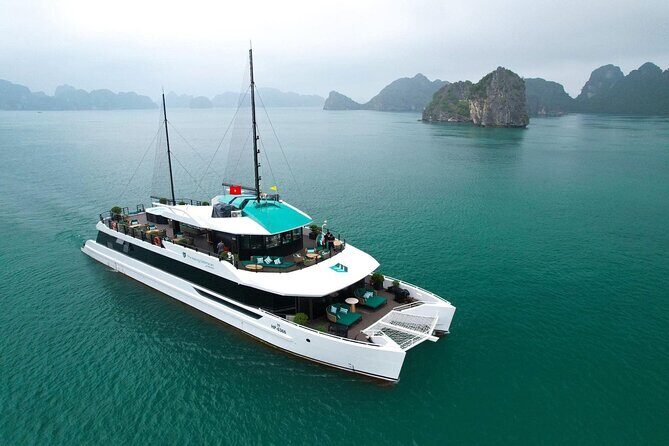 The Halong Catamaran Premium Cruise Day Trip, Outdoor Jacuzzi - A Full-Day Escape to Halong and Lan Ha Bay with the Catamaran Cruise
