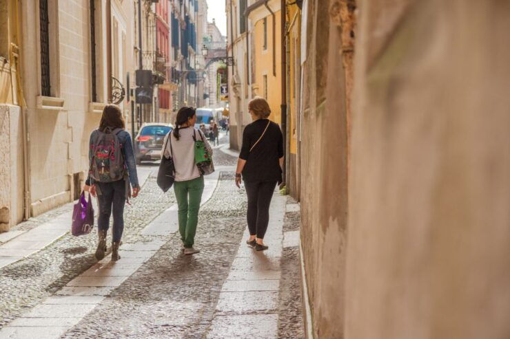 The Highlights of Verona Small Group Walking Tour - Tour Experience