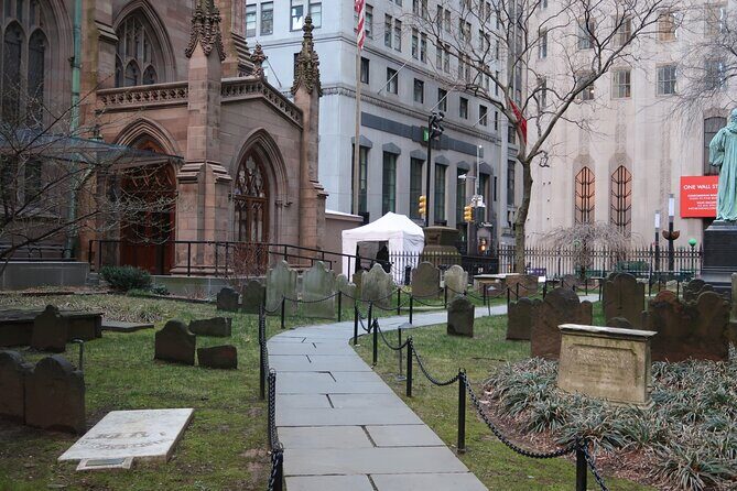 The History of Old New York Shared Tour - What It’s Like to Walk With a Guide