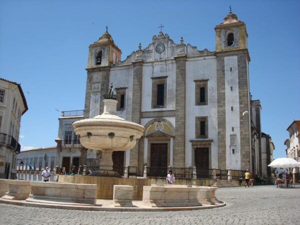 The History of Portugal Told in Évora - Unforgettable Chapel of Bones