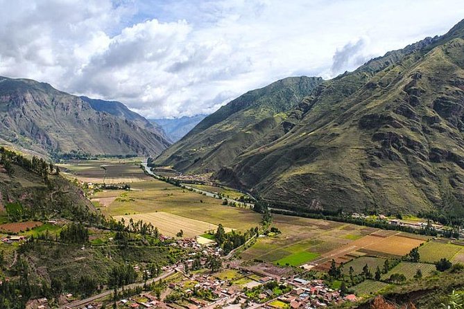 The Incas Sacred Valley - Local Culture and Traditions in the Incas Sacred Valley