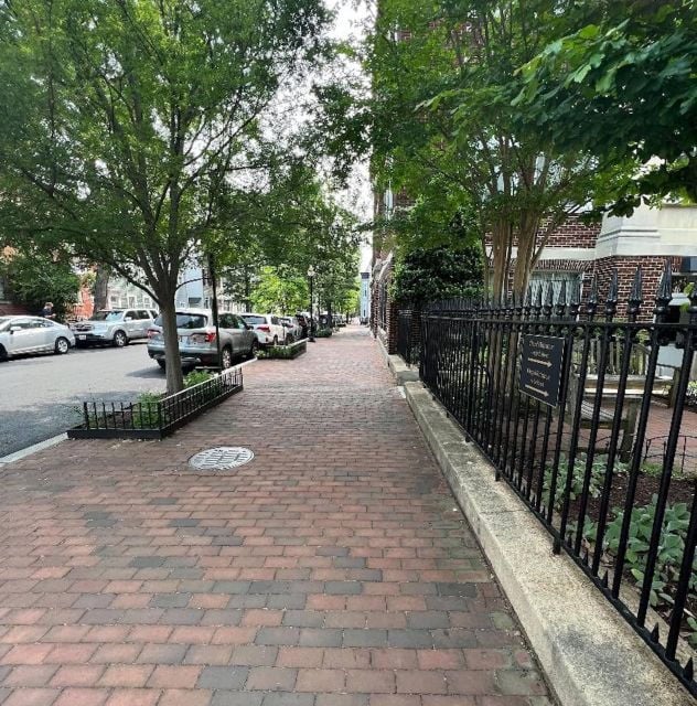 The Kennedy Homes of Georgetown: A Self-Guided Audio Tour - Good To Know