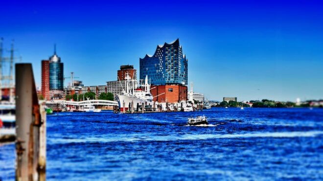 The Kiez-Captain Hamburg City Tour & Speicherstadt Tour - Historical Insights