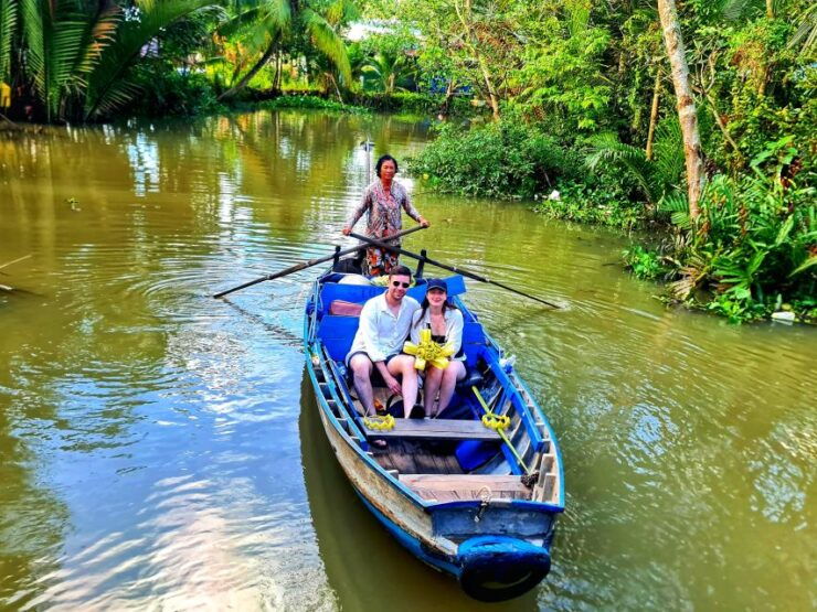 The Largest, Authentic Floating Market & Organic Chocolate - Floating Market Exploration