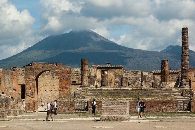 The Last Day of Pompeii Private Tour - Meeting Point Information