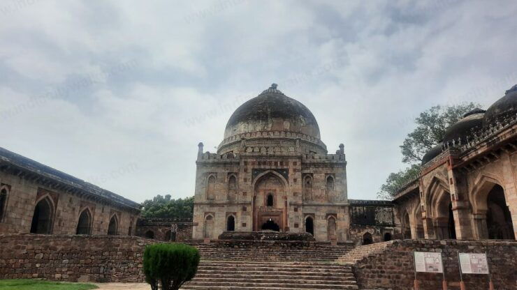 The Legacy of Sayyids & Lodhis: Lodhi Gardens - Historical Significance
