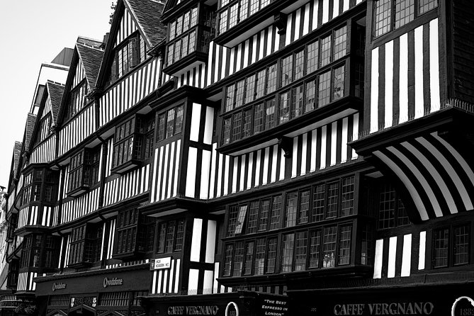 The Life and Literature of Charles Dickens: A Self-Guided Audio Tour - Exploring Dickens Literary Works