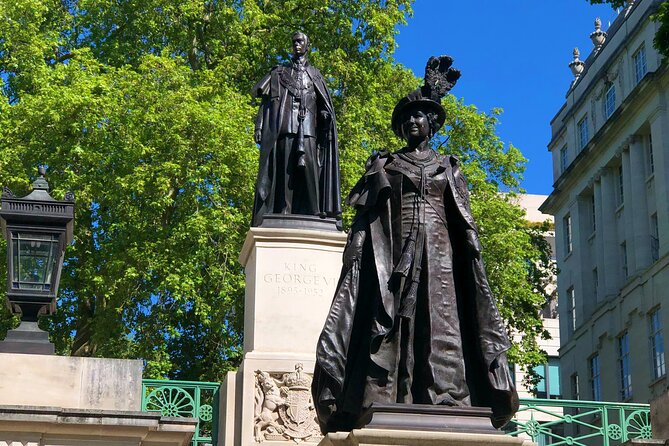 The Life & Legacy of Queen Elizabeth II- A Royal London Small-Group Walking Tour - Inclusions and Services Provided