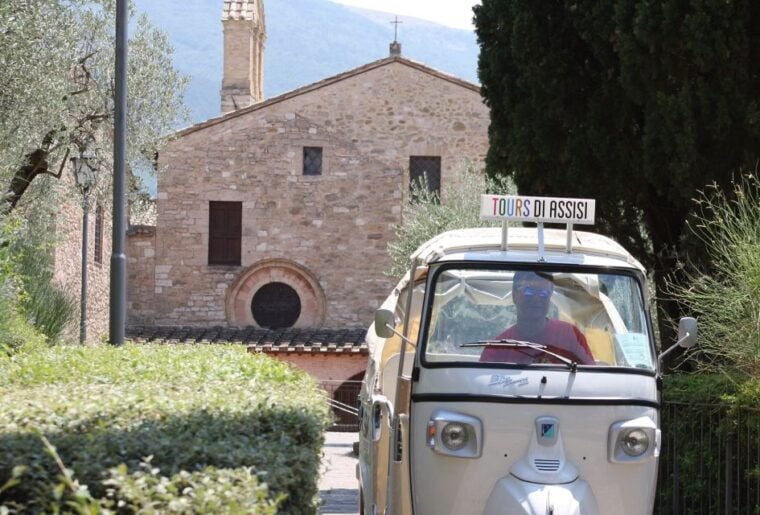 The Life of Saint Francis Tour by Tuk Tuk: English & Spanish - Value for Money