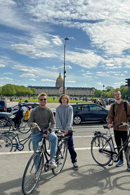 The Magic of Paris on a Private Bike Tour With a Local Guide - Inclusives and Exclusives