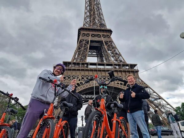 The Magic of Paris on a Private Bike Tour With a Local Guide - Why Choose a Private Bike Tour