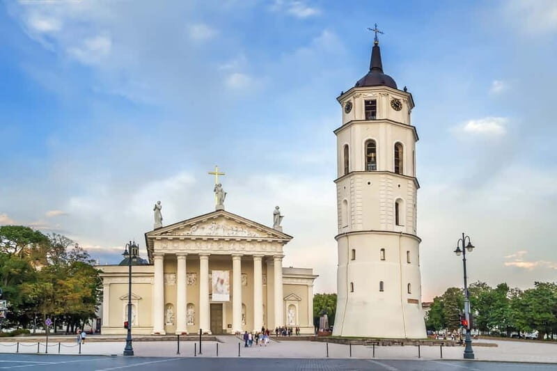 The Majestic and Royal Vilnius Private Walking Tour - Authenticity & Local Expertise