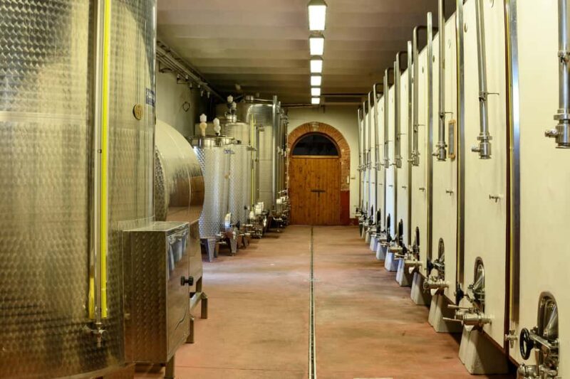 The Memories of the Count - AGED AND SUPERTUSCAN WINE TASTING - Good To Know